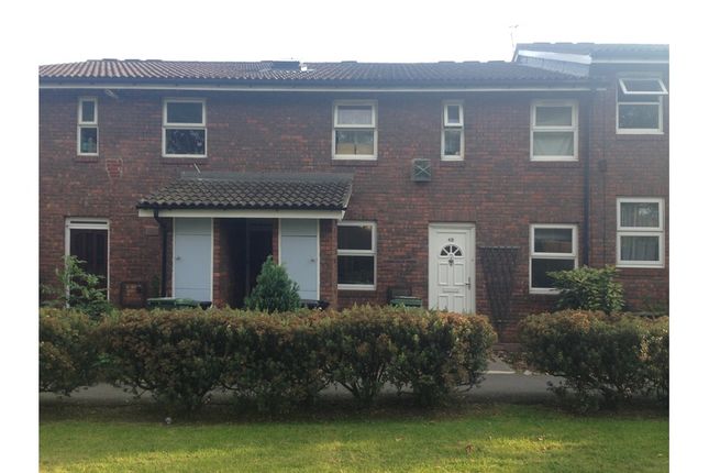 2 bed property, in Hope Close, £350,000