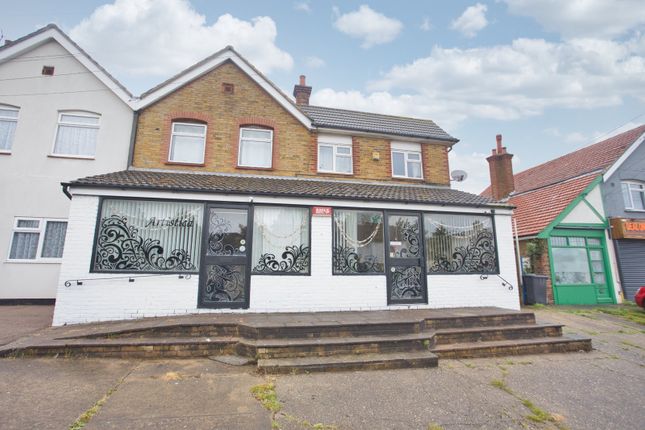 Studio, in Mill Hill, £425,000