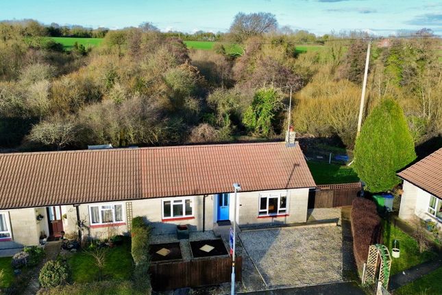 2 bed property, in Lammas Close, £280,000