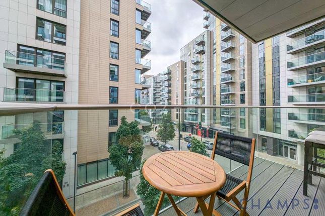1 bed property, in Devan Grove N4, £500,000