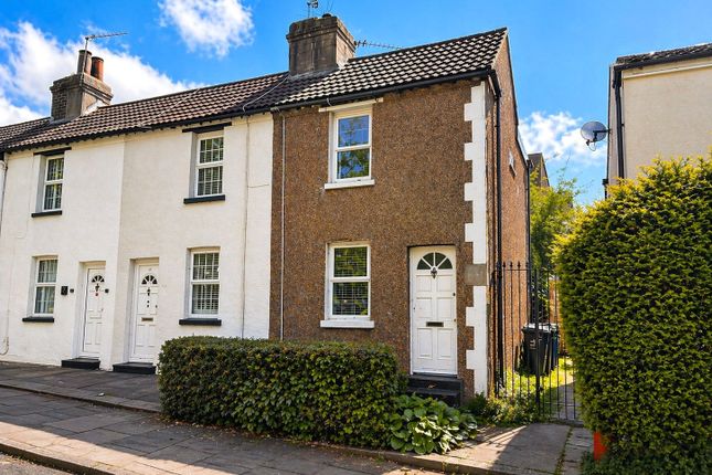 2 bed property, in Fulwich Road, £250,000