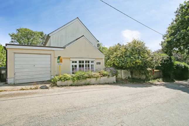 3 bed property, in Perranwell Station, £300,000