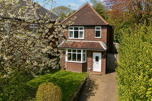 3 bed property, in Macclesfield SK10, £375,000