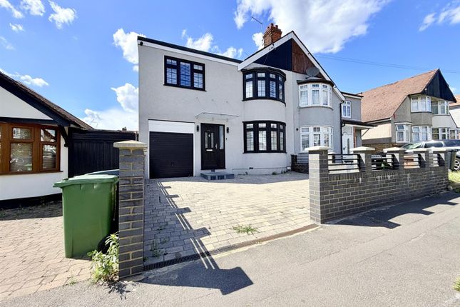 4 bed property, in Hall Lane, £750,000
