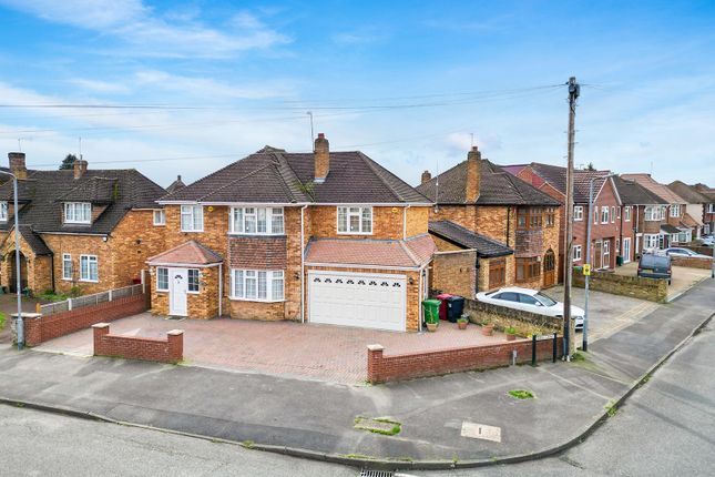 4 bed property, in Quaves Road, £1,000,000
