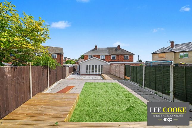 2 bed property, in Kendrick Place, £240,000