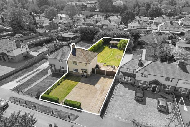 3 bed property, in Priory Cottages, £700,000