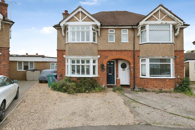 3 bed property, in Maytree Crescent, £525,000
