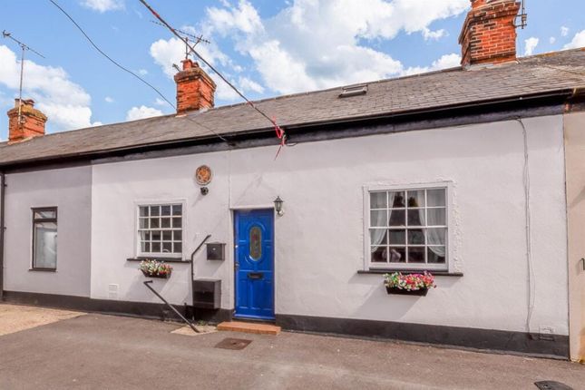 2 bed property, in Woodfield Cottages, £235,000