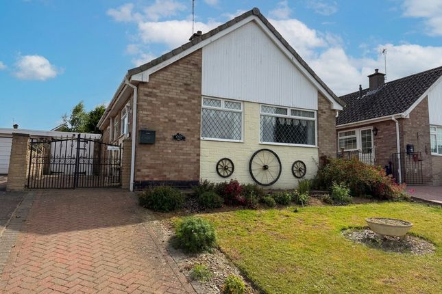 2 bed property, in High Meadow, £235,000