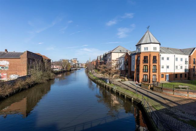 1 bed property, in Wherry Road, £135,000