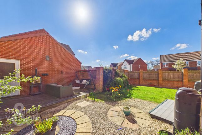 4 bed property, in Butler Gardens, £375,000