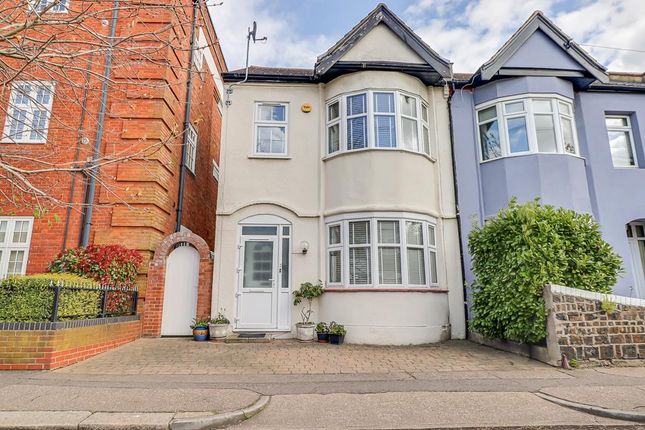 3 bed property, in Priory Avenue, £340,000