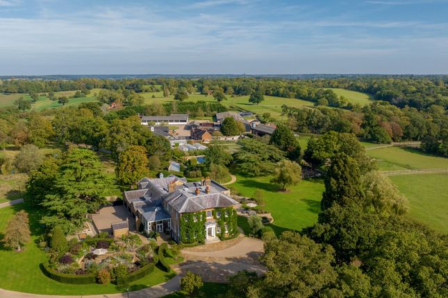 8 bed property, in Wood Hall Lane, £20,000,000