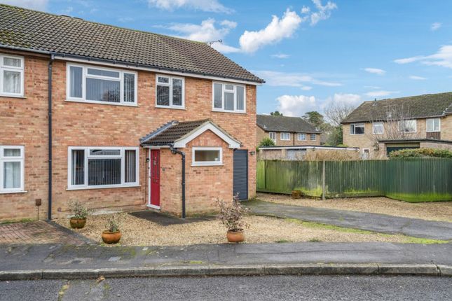 4 bed property, in Wardes Close, £525,000