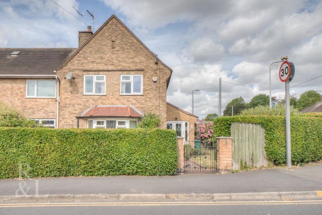 3 bed property, in Summerwood Lane, £200,000