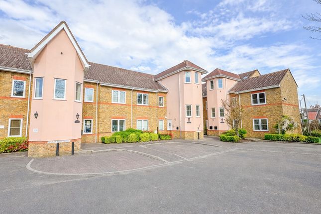 2 bed property, in Station Approach, £275,000