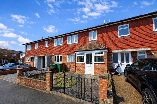 3 bed property, in Twickenham Close, £399,950