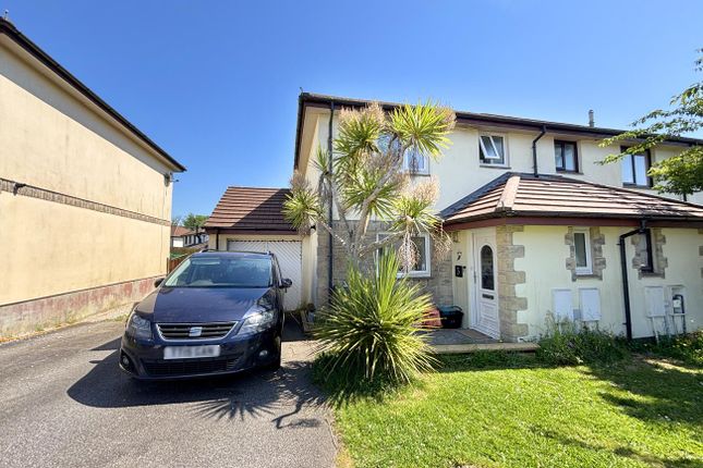 3 bed property, in Forth Gwedhen, £285,000