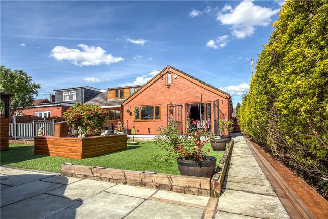 4 bed property, in Kew Road, £370,000