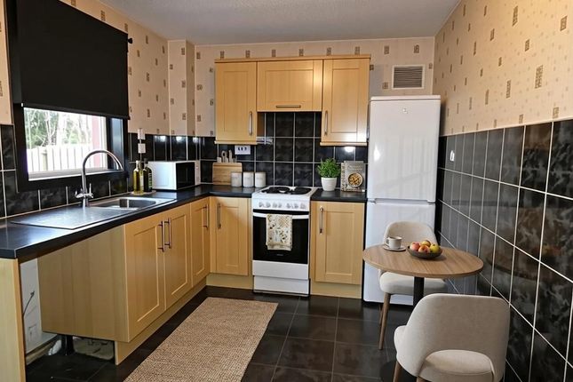 2 bed property, in Kirkhill View, £145,000