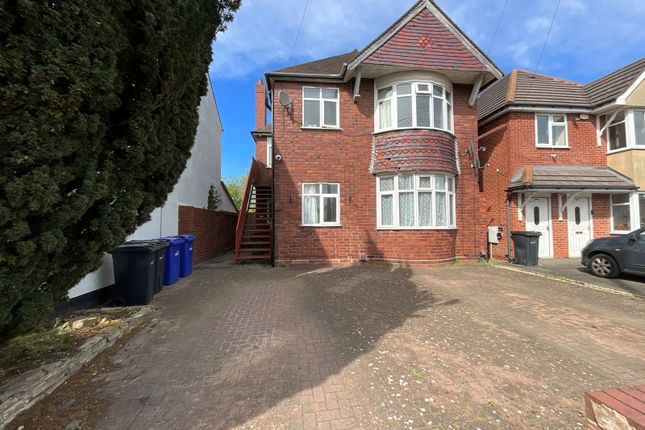 2 bed property, in Green Lane, £125,000