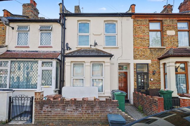 1 bed property, in Thorpe Road, £245,000