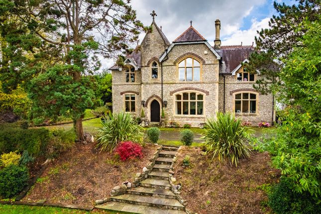 5 bed property, in Llandeilo Road, £700,000