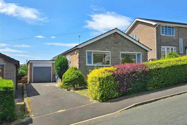 3 bed property, in Bankside Close, £285,000