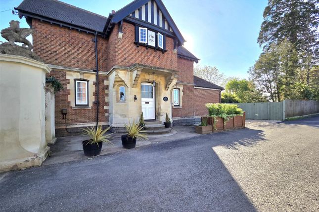 2 bed property, in Tewkesbury Road, £600,000
