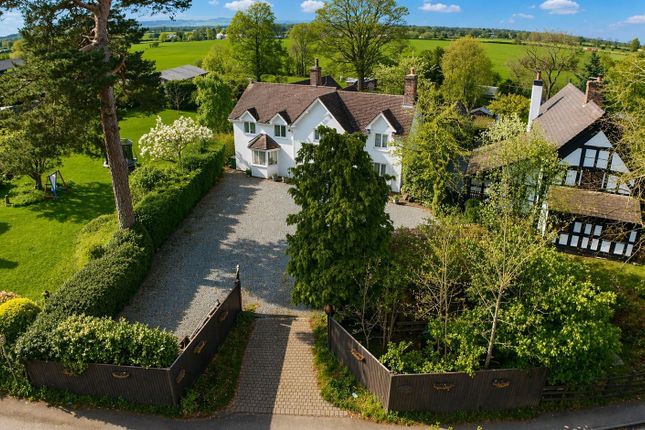 5 bed property, in Sandford, £525,000