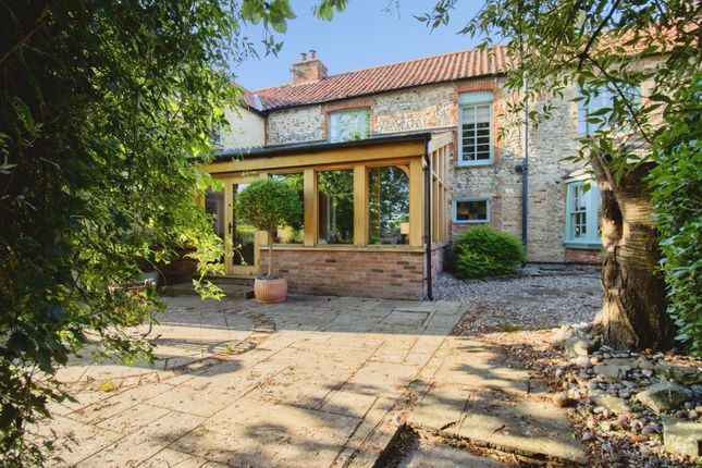 5 bed property, in Hill Street, £750,000