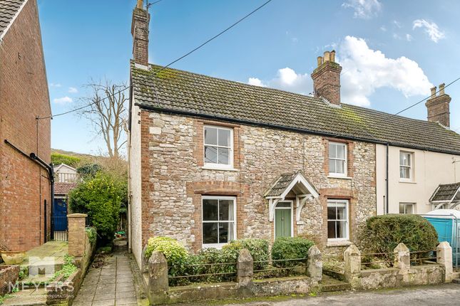 4 bed property, in School Lane, £625,000