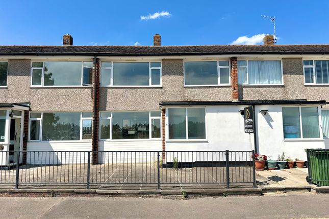 3 bed property, in Fort Cumberland Road, £220,000