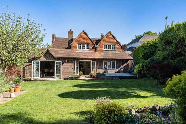 4 bed property, in Lower Road, £1,195,000