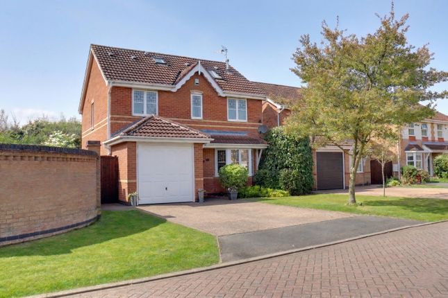 4 bed property, in Cromwell Close, £450,000