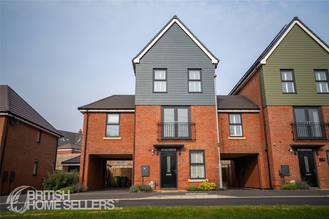 3 bed property, in Whiteadder Way, £380,000