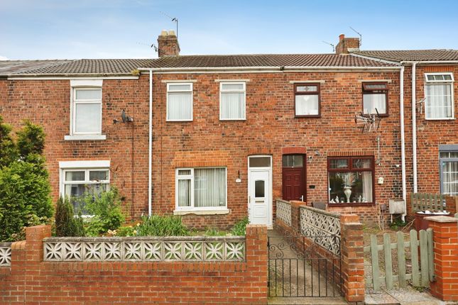 2 bed property, in Albion Avenue, £55,000
