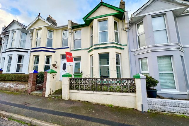 3 bed property, in Windermere Road, £190,000