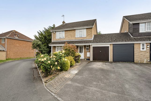 4 bed property, in Rosemary Avenue, £600,000