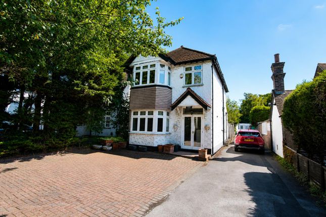3 bed property, in Croydon Road, £600,000