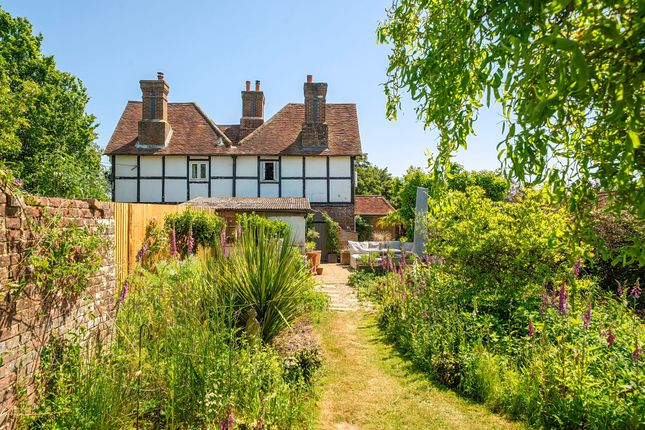 3 bed property, in Udimore Road, £550,000