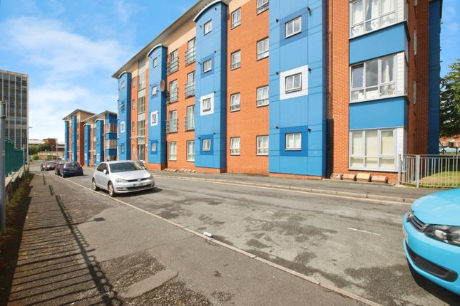 2 bed property, in Russell Court, £95,000