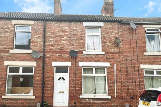 3 bed property, in Dent Street, £70,000