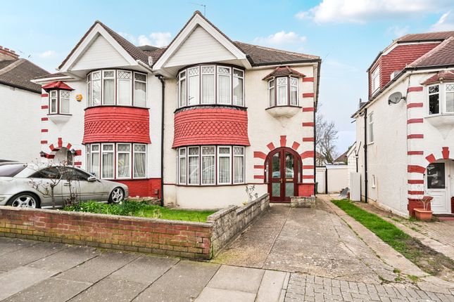 3 bed property, in Buck Lane, £600,000