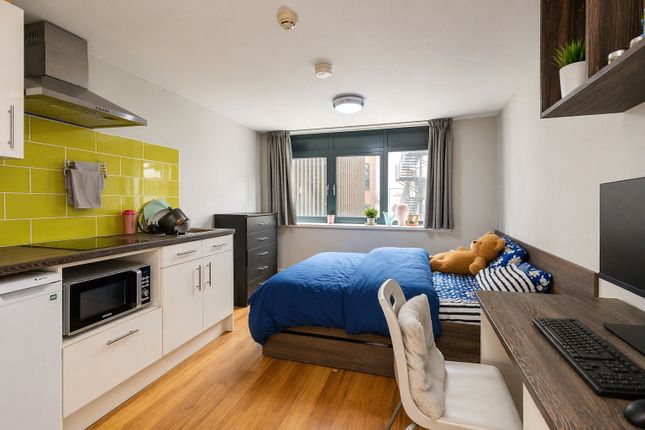 1 bed property, in Hounds Gate, £22,500