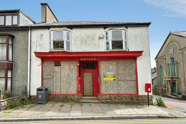 2 bed property, in Tanygrisiau, £100,000