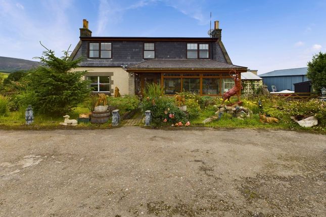 4 bed property, in Karlyn House Stables, £324,000
