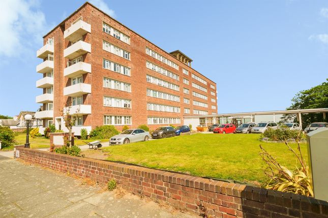 2 bed property, in Wellington Road, £120,000