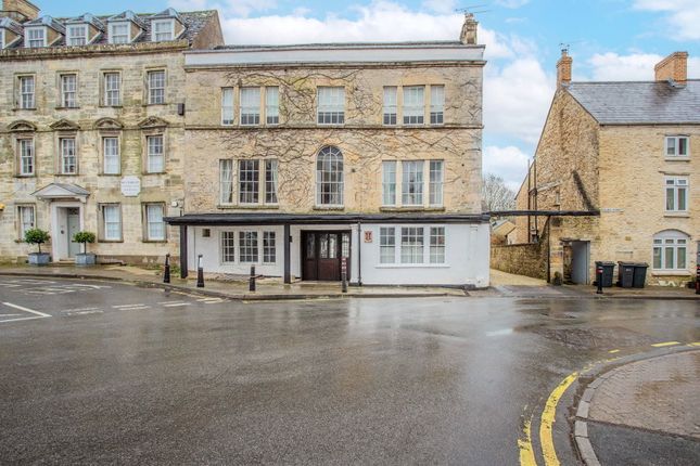 3 bed property, in Talbot Apartments, £475,000